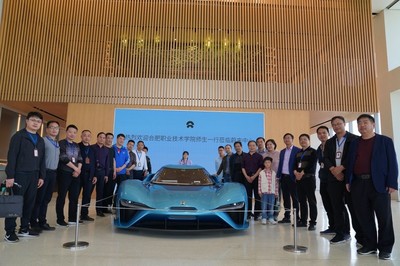 產教融合、工學交替、知行合一——汽車工程學院師生蔚來行舞臺藝術造型策劃紀實