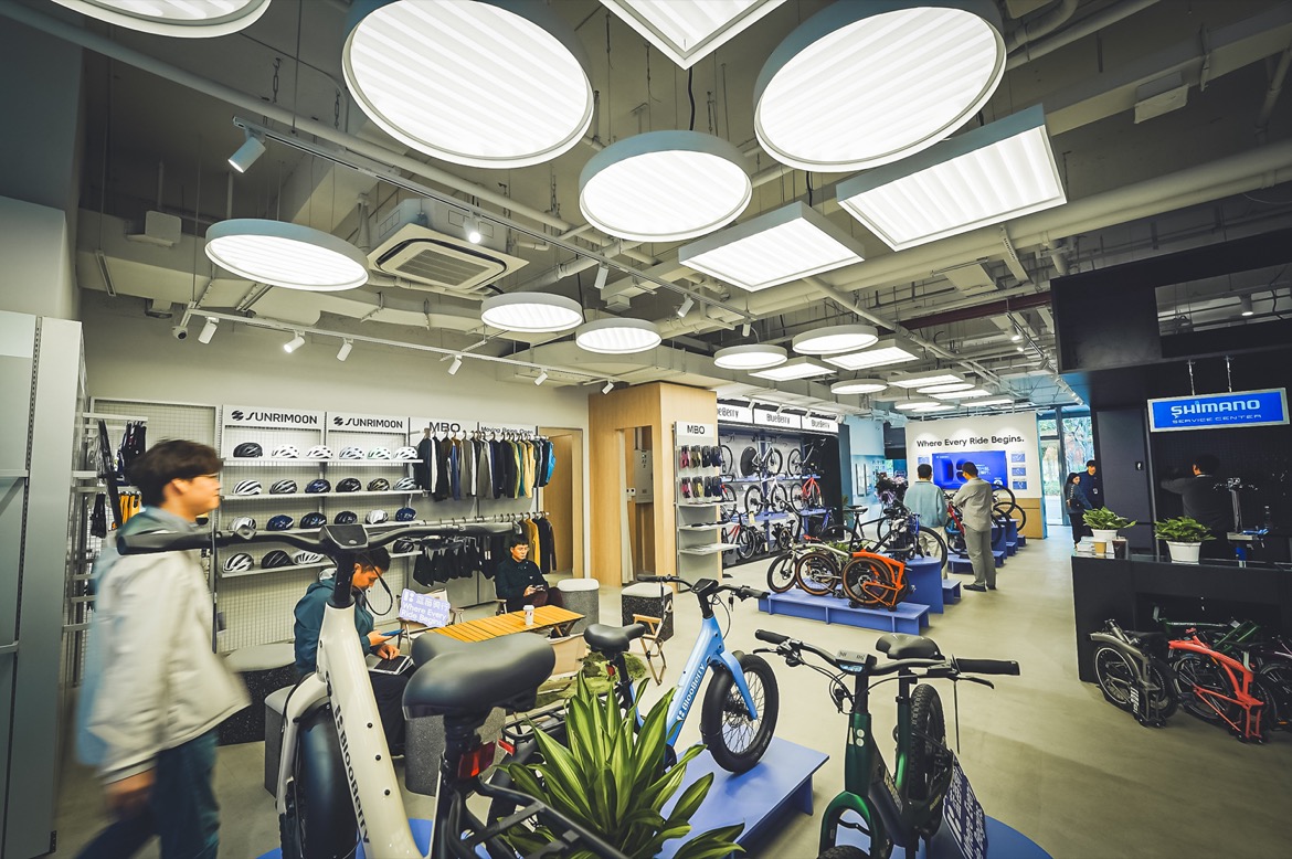 哈啰旗下“藍莓騎行”首店落地上海，以“租賃+服務”模式開創品質騎行新體驗